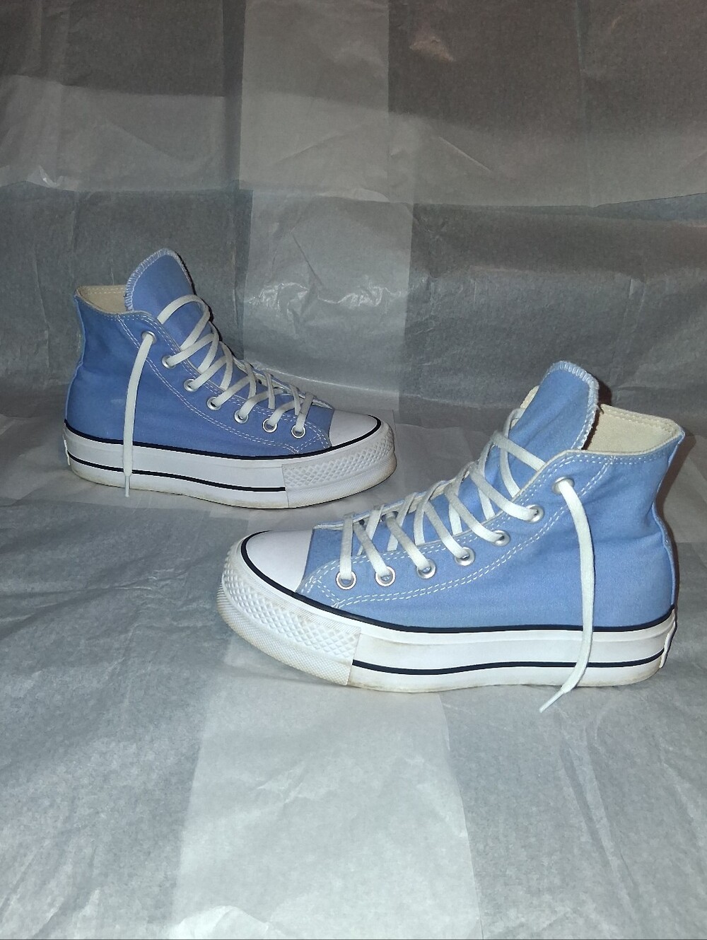 Converse Allstars Chuck Taylor Platform Sneakers, Women 6 = 4.5Y
